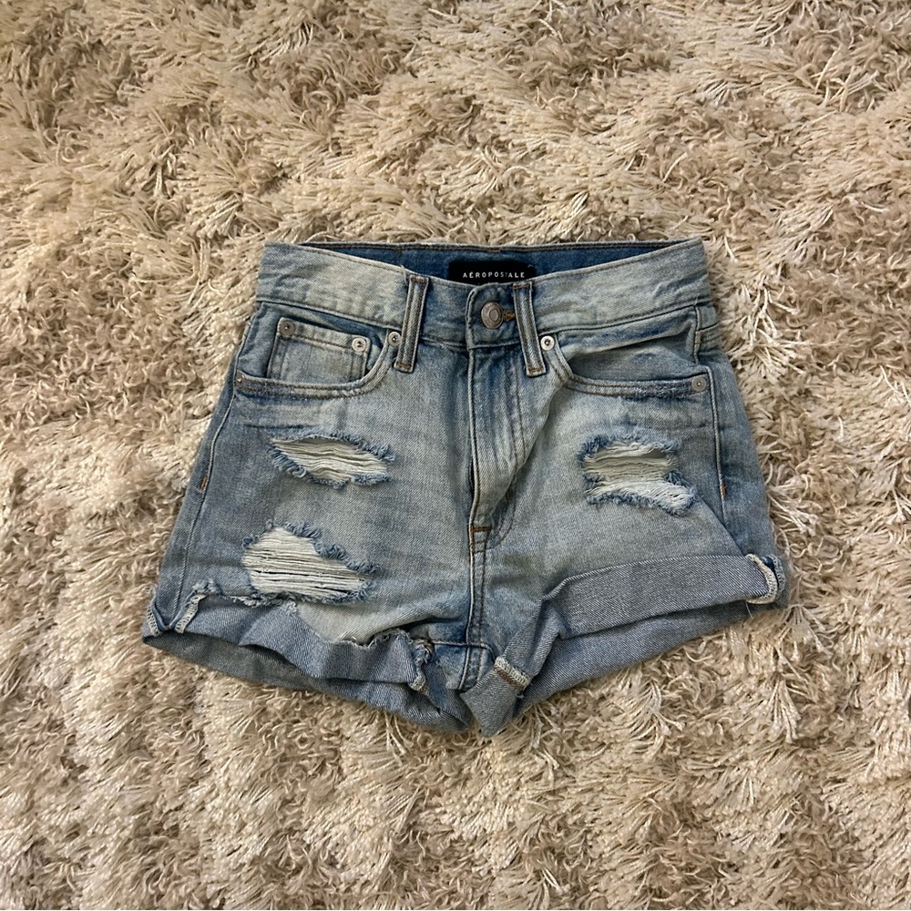 Aéropostale mom short jean shorts in extra small.